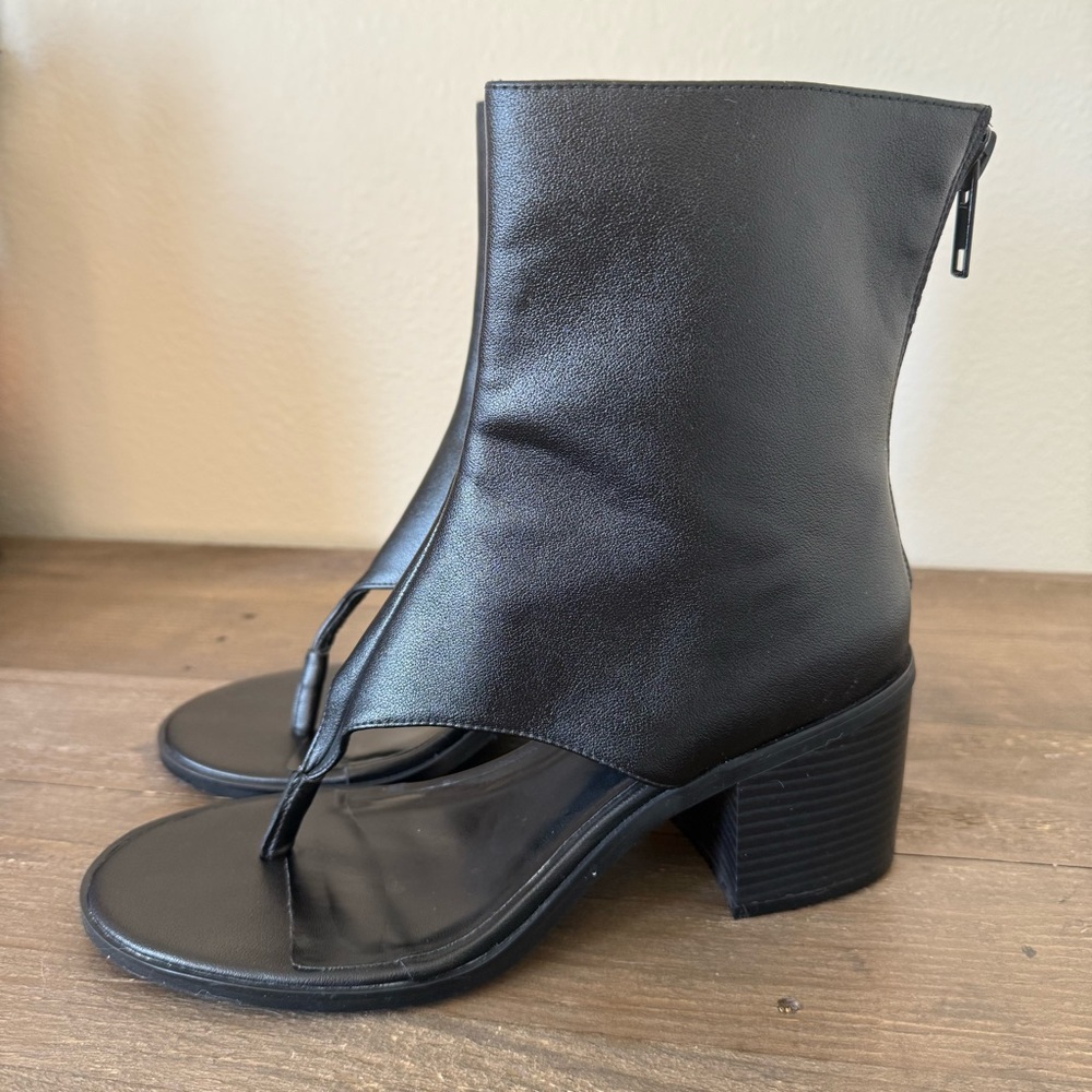 AZALEA WANG GRAYSON CHUNKY HEEL THONG SANDAL IN BLACK SIZE 9 - Picture 9 of 14